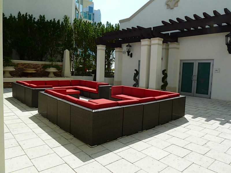 ST TROPEZ ON THE BAY II C - Residential Lease