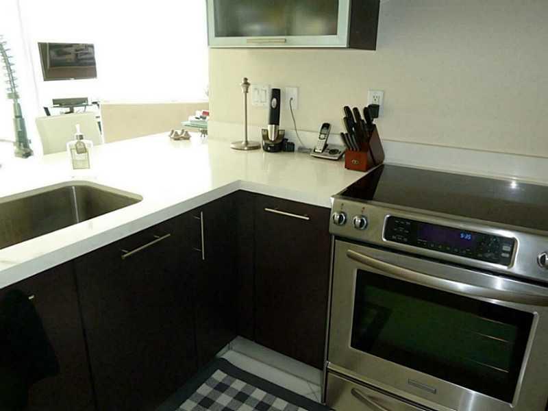 ST TROPEZ ON THE BAY II C - Residential Lease