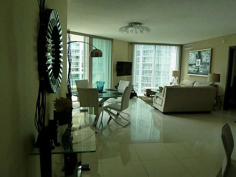 ST TROPEZ ON THE BAY II C - Residential Lease