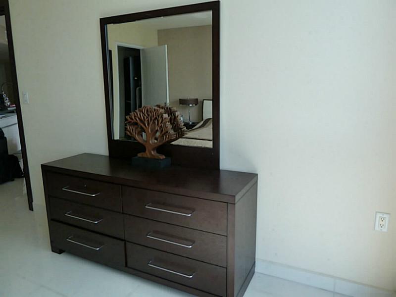 ST TROPEZ ON THE BAY II C - Residential Lease