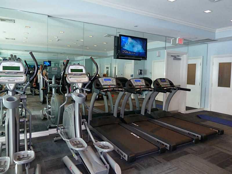 ST TROPEZ ON THE BAY II C - Residential Lease