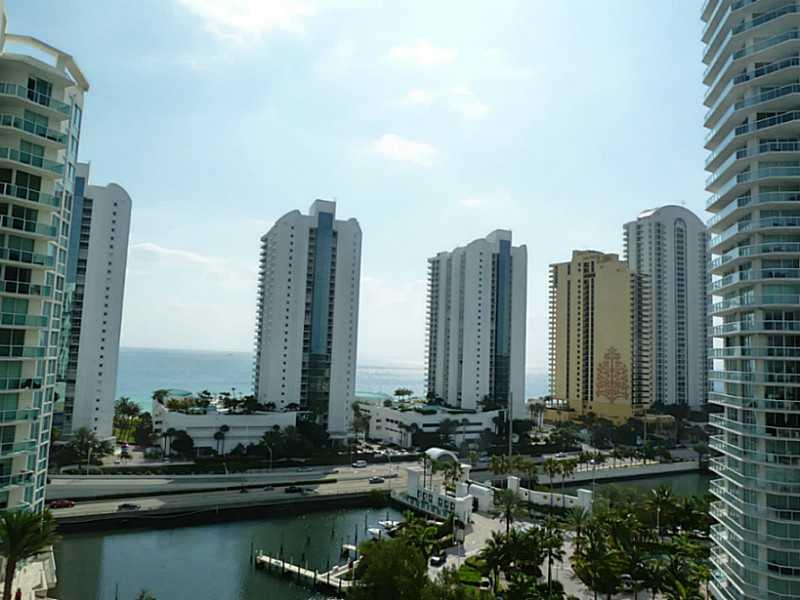 ST TROPEZ ON THE BAY II C - Residential Lease