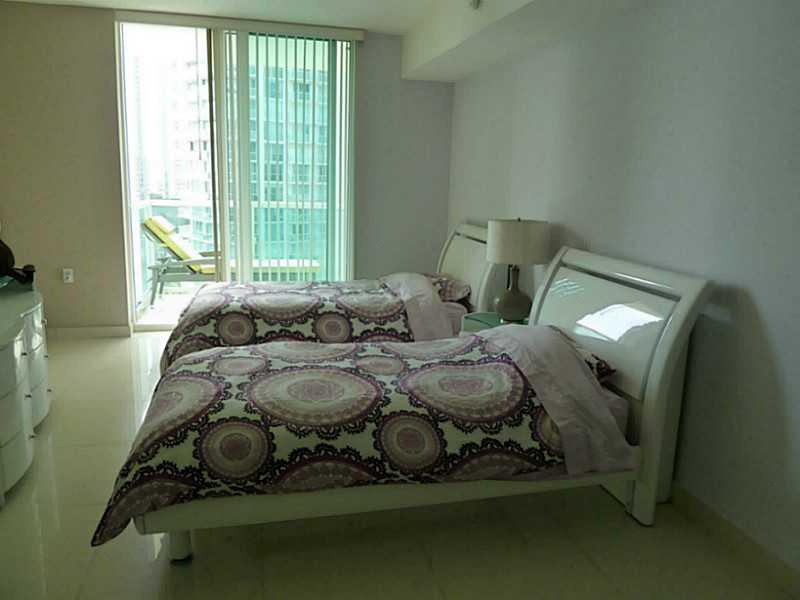 ST TROPEZ ON THE BAY II C - Residential Lease