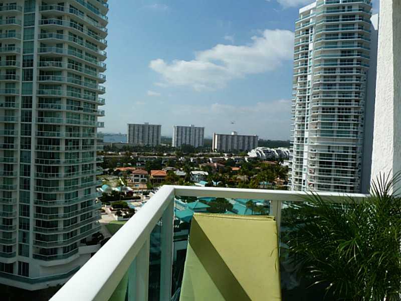 ST TROPEZ ON THE BAY II C - Residential Lease