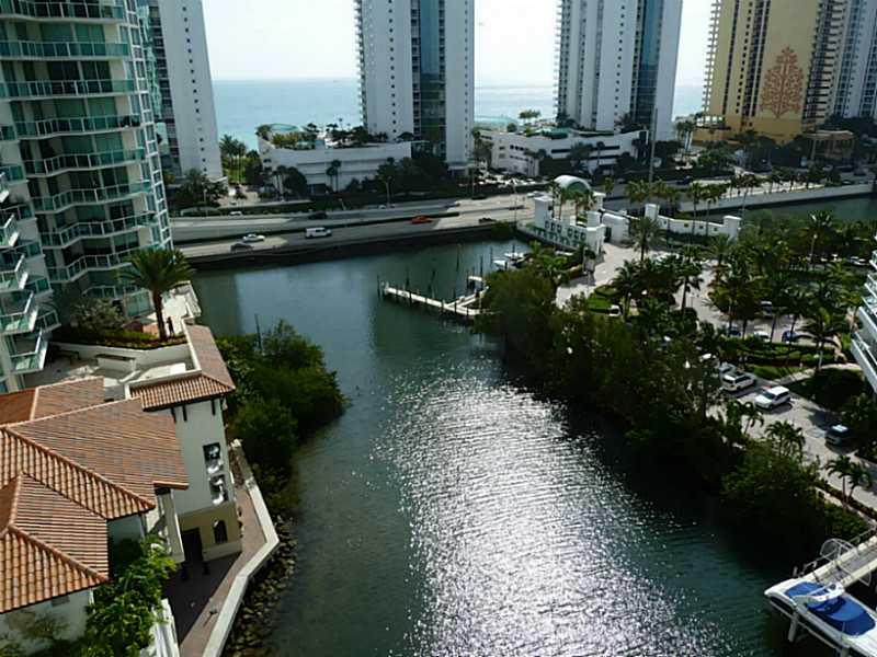 ST TROPEZ ON THE BAY II C - Residential Lease