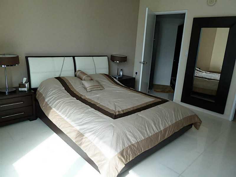 ST TROPEZ ON THE BAY II C - Residential Lease