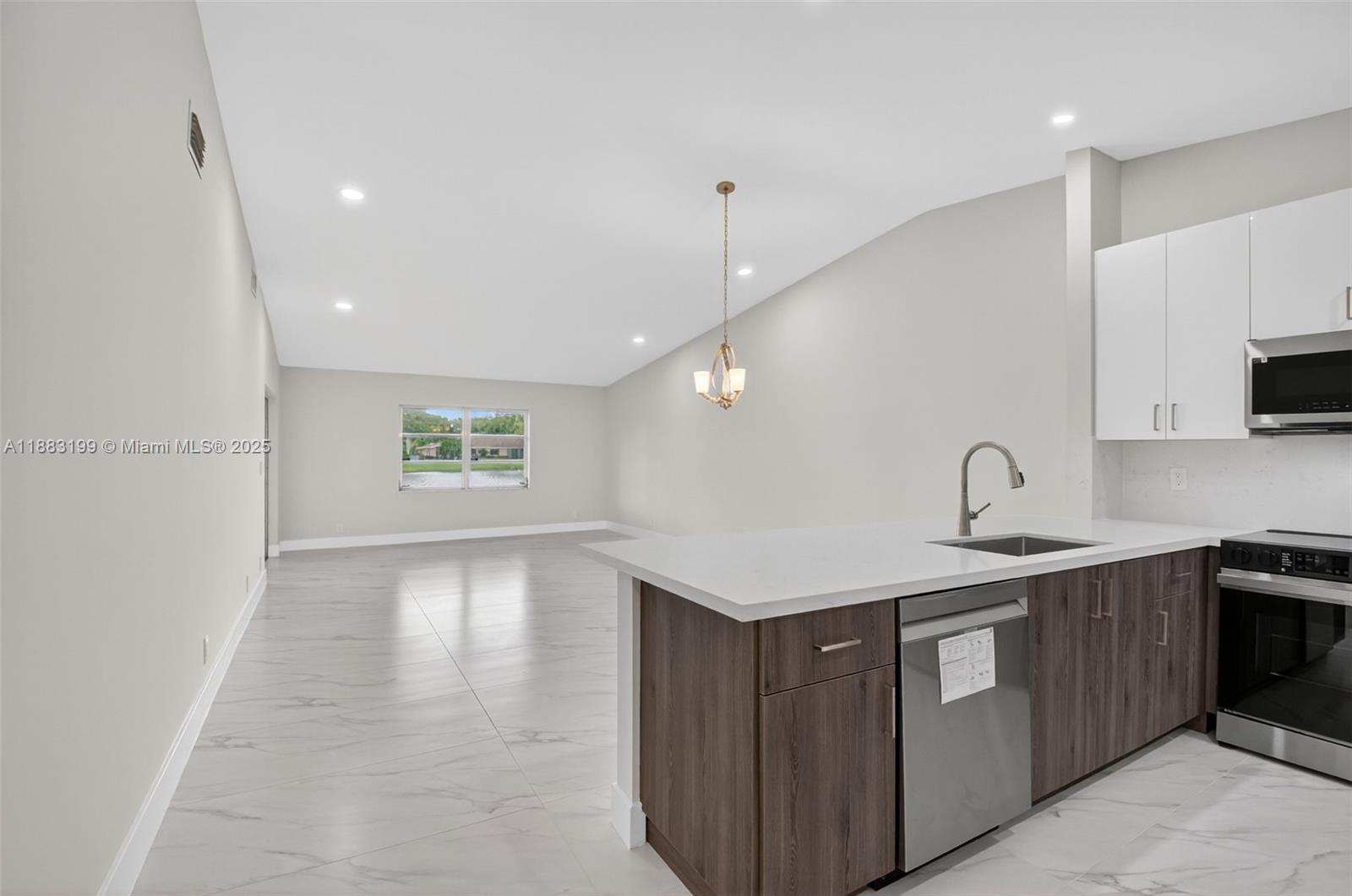 WHISPER WALK - Residential