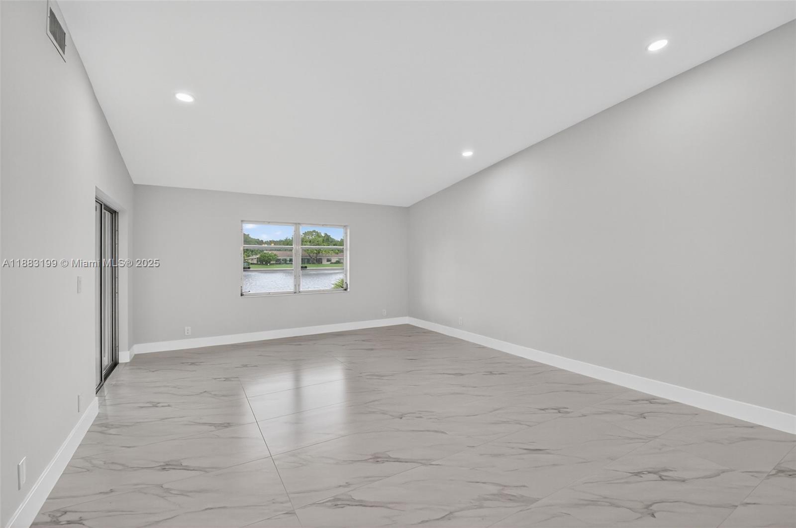 WHISPER WALK - Residential