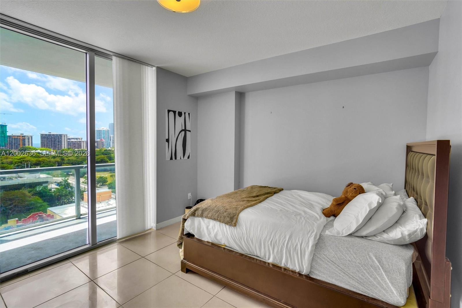 THE AXIS ON BRICKELL COND - Residential