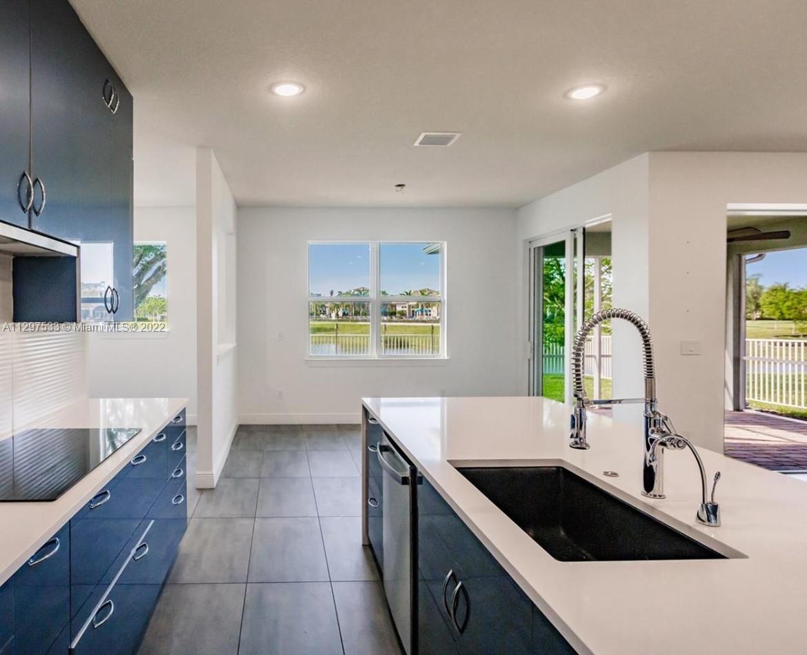HILLCREST COUNTRY CLUB SO - Residential