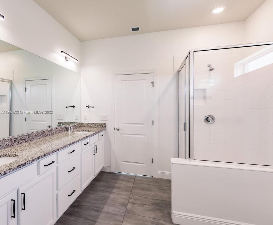 HILLCREST COUNTRY CLUB SO - Residential