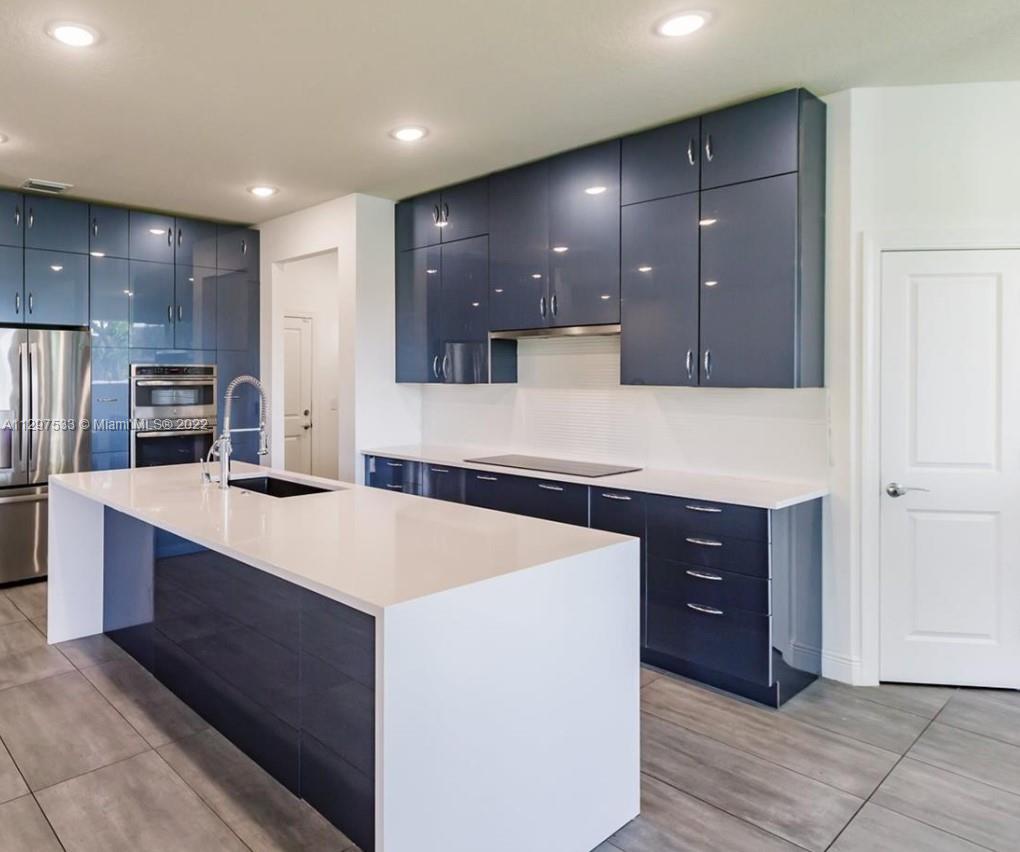 HILLCREST COUNTRY CLUB SO - Residential