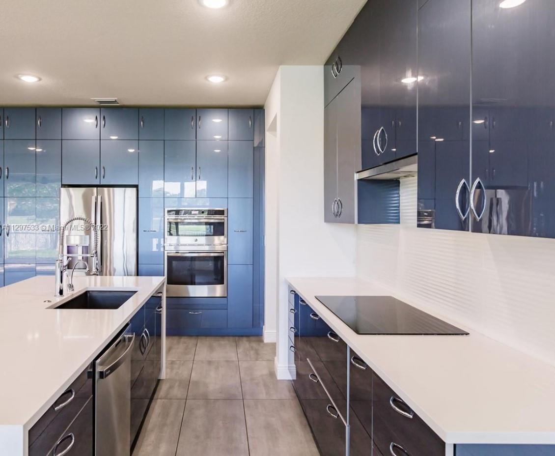 HILLCREST COUNTRY CLUB SO - Residential