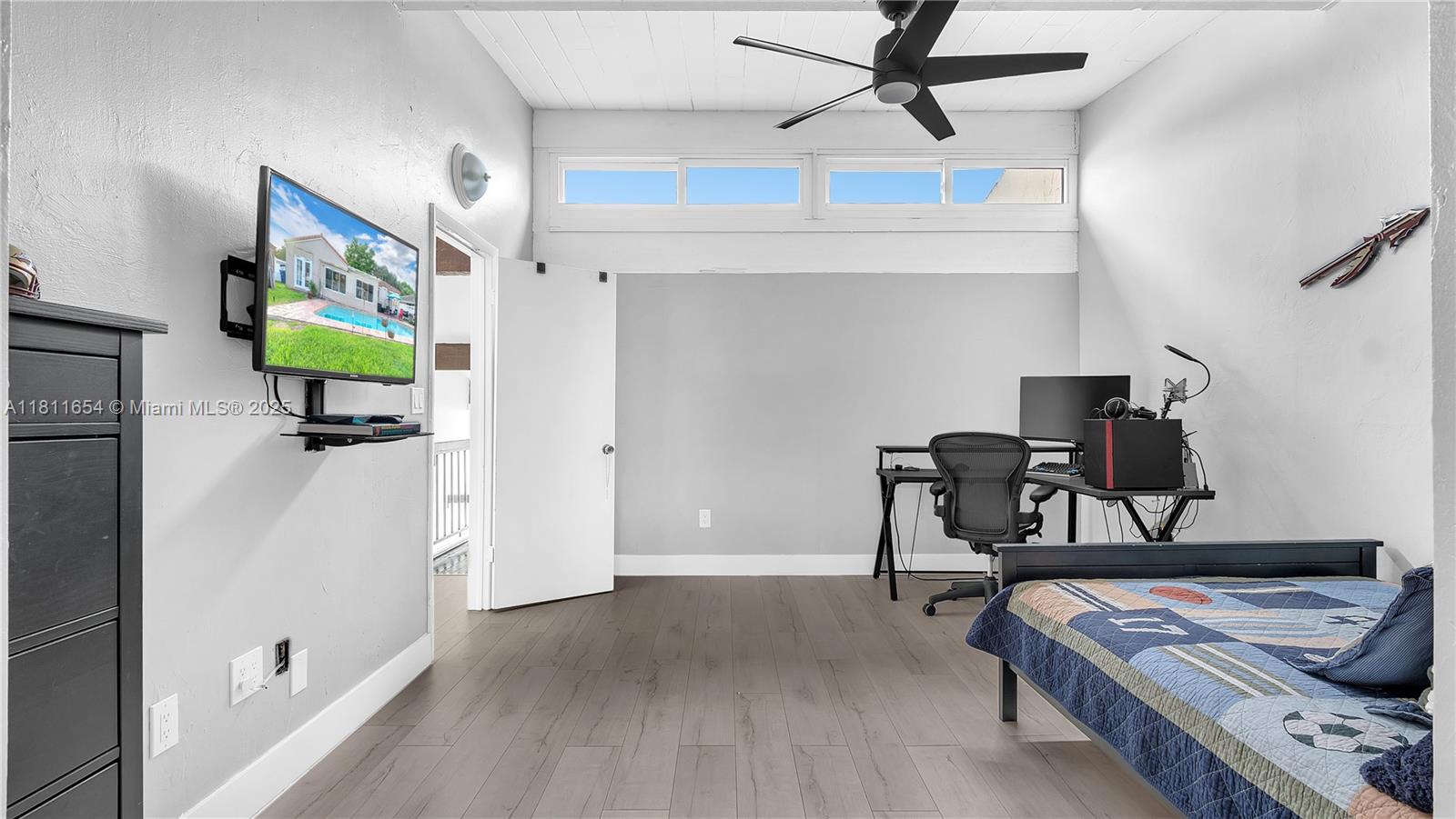 SUNSET PARK LAKE VILLAS S - Residential