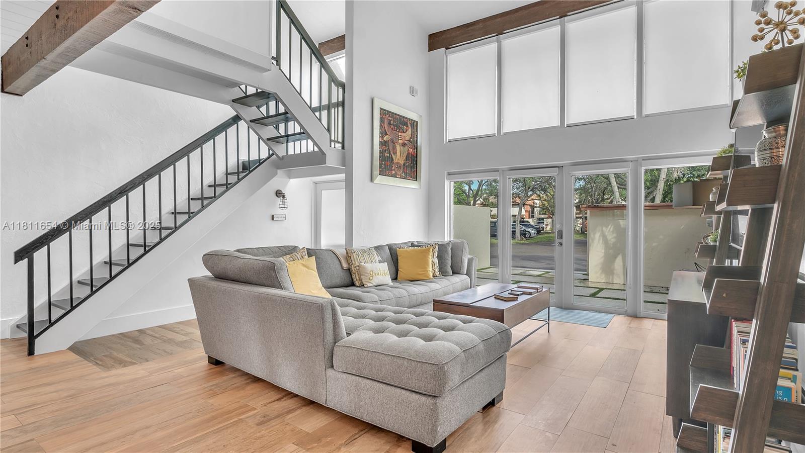 SUNSET PARK LAKE VILLAS S - Residential