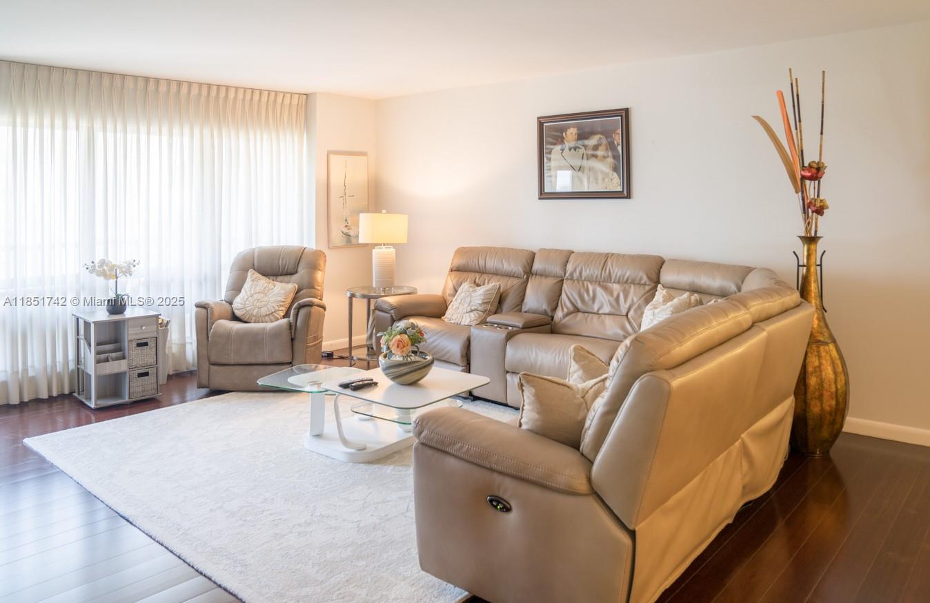 HAMPTON BEACH CLUB CONDO - Residential Lease