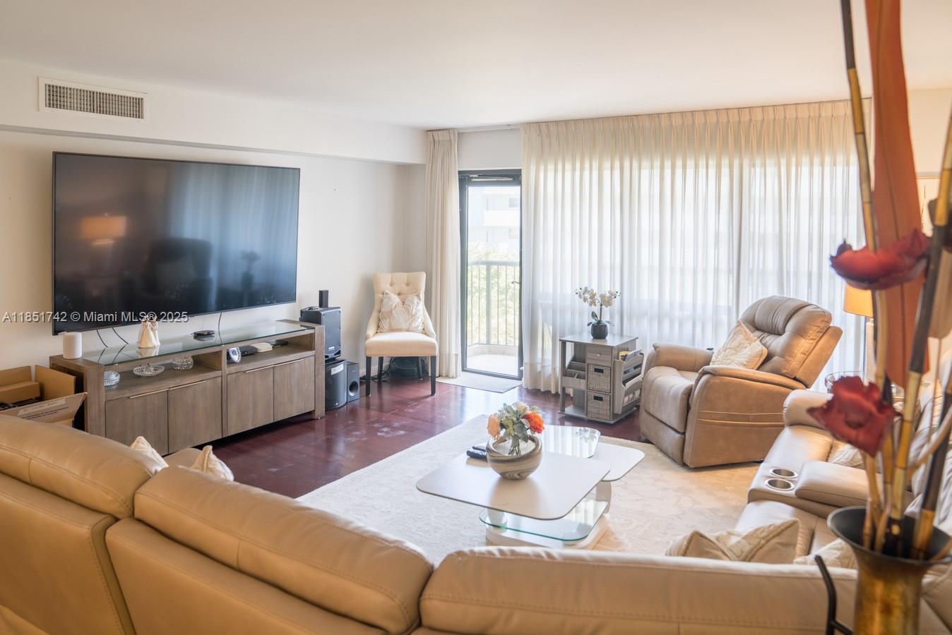 HAMPTON BEACH CLUB CONDO - Residential Lease