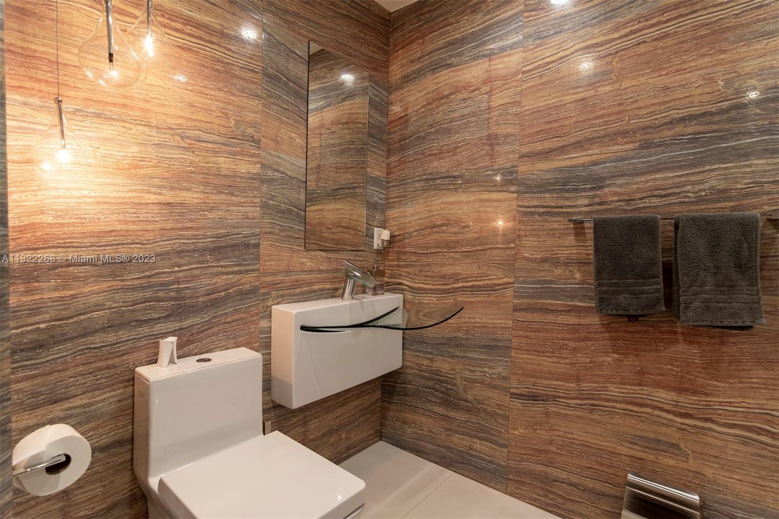 DORAL ESTATES - Residential