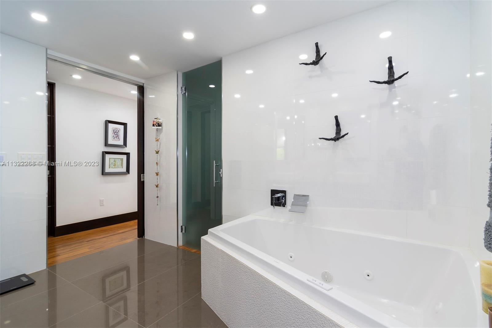 DORAL ESTATES - Residential