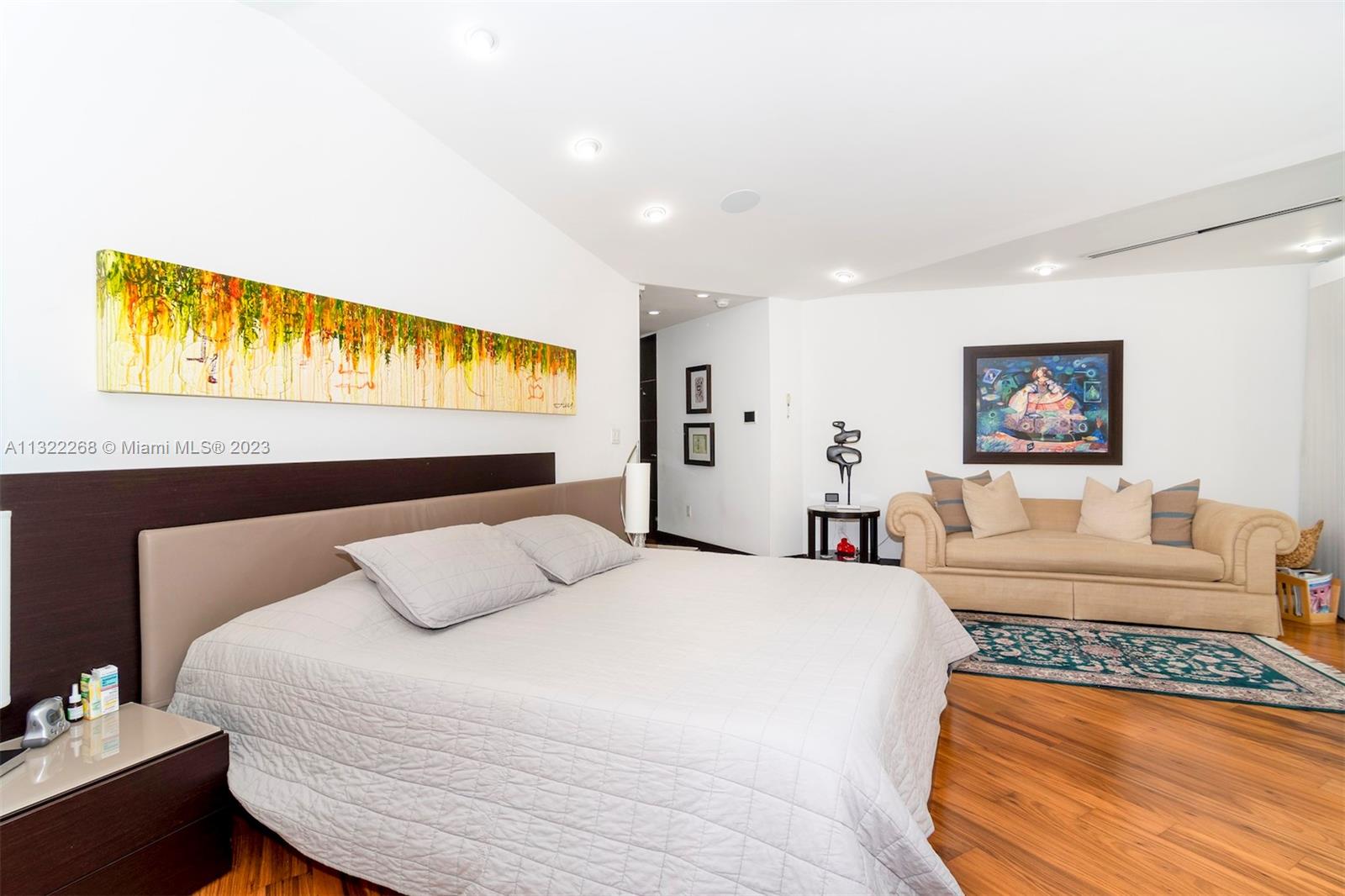 DORAL ESTATES - Residential