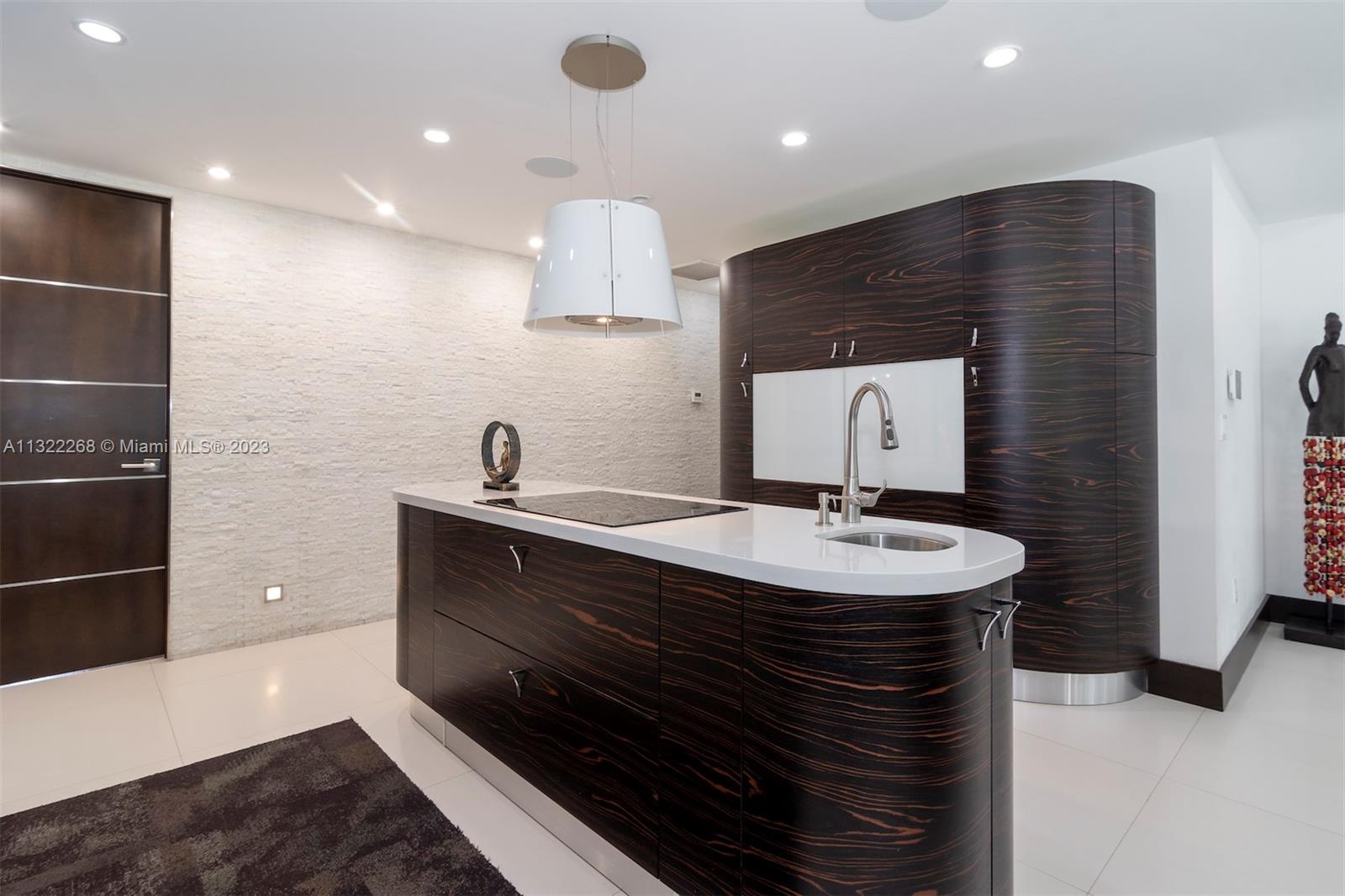 DORAL ESTATES - Residential