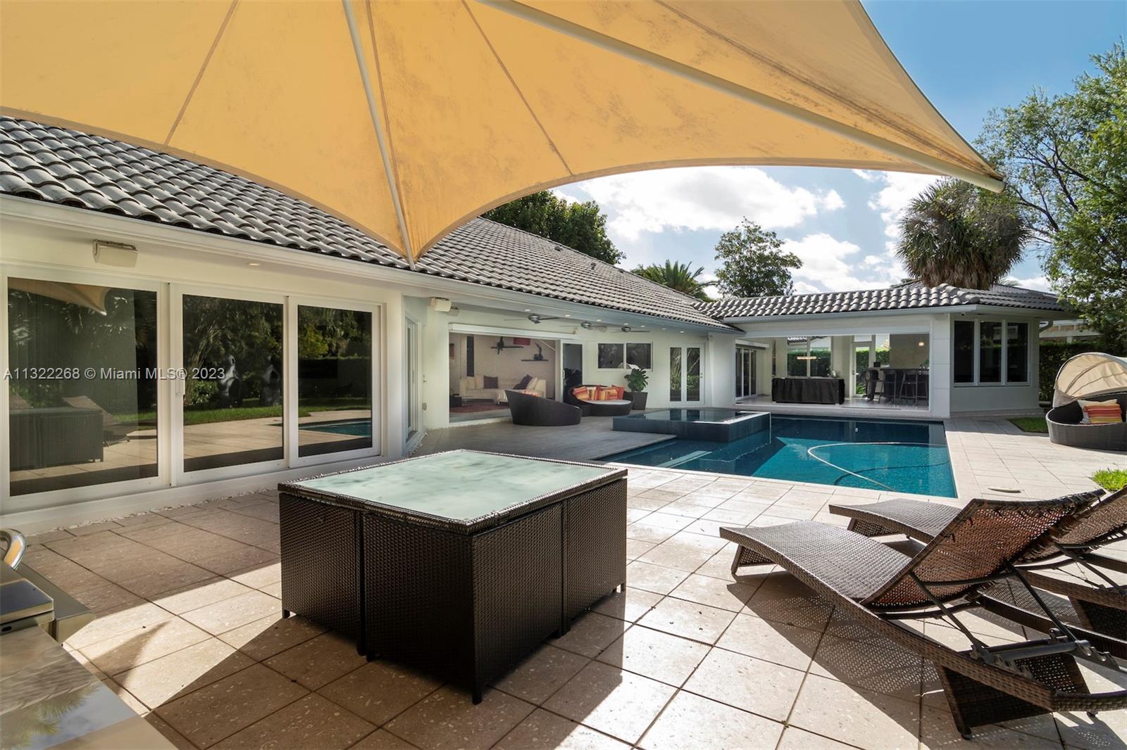 DORAL ESTATES - Residential