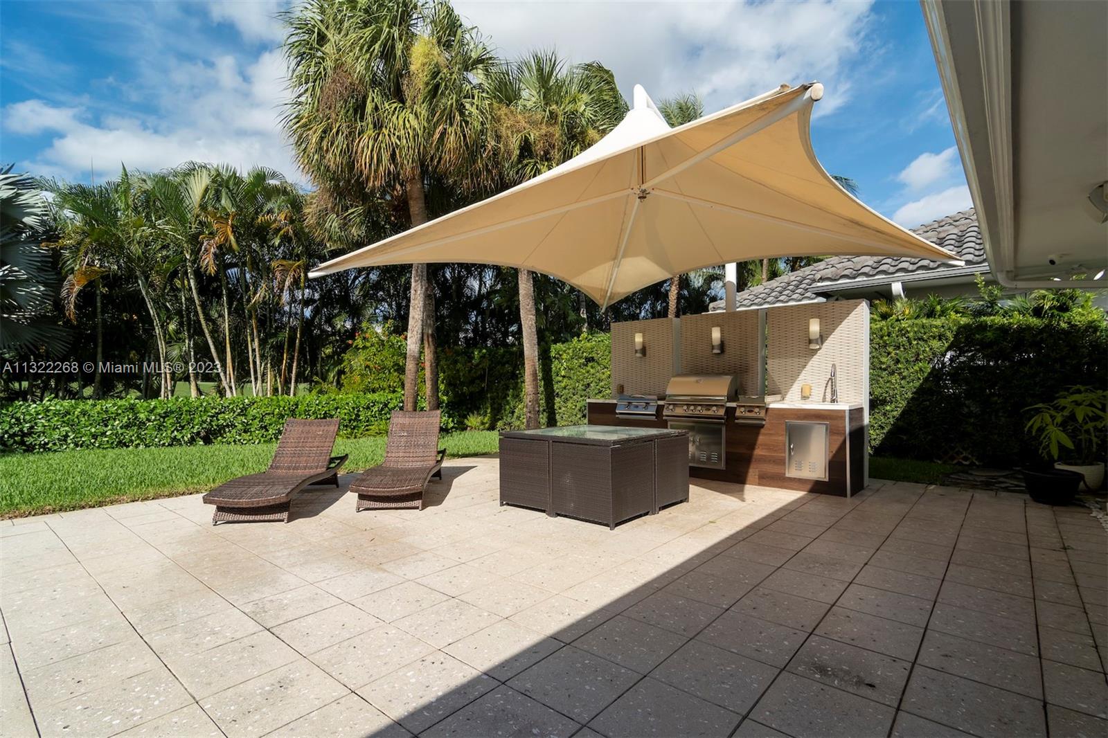 DORAL ESTATES - Residential