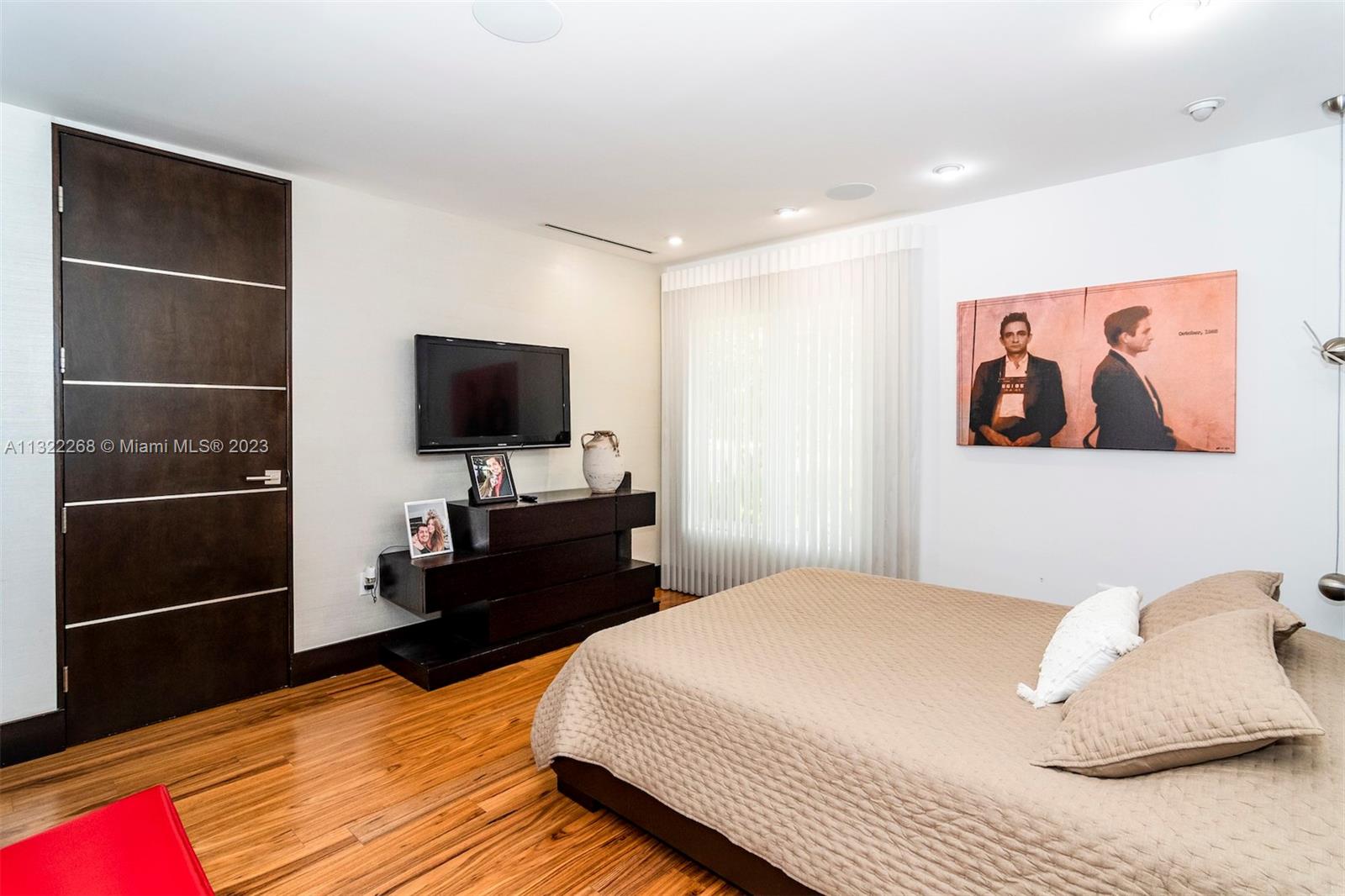 DORAL ESTATES - Residential