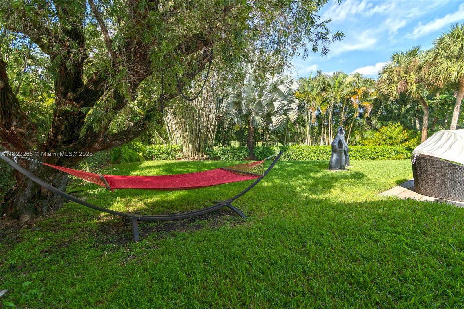 DORAL ESTATES - Residential