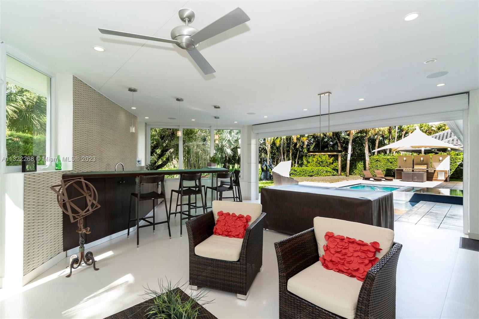 DORAL ESTATES - Residential