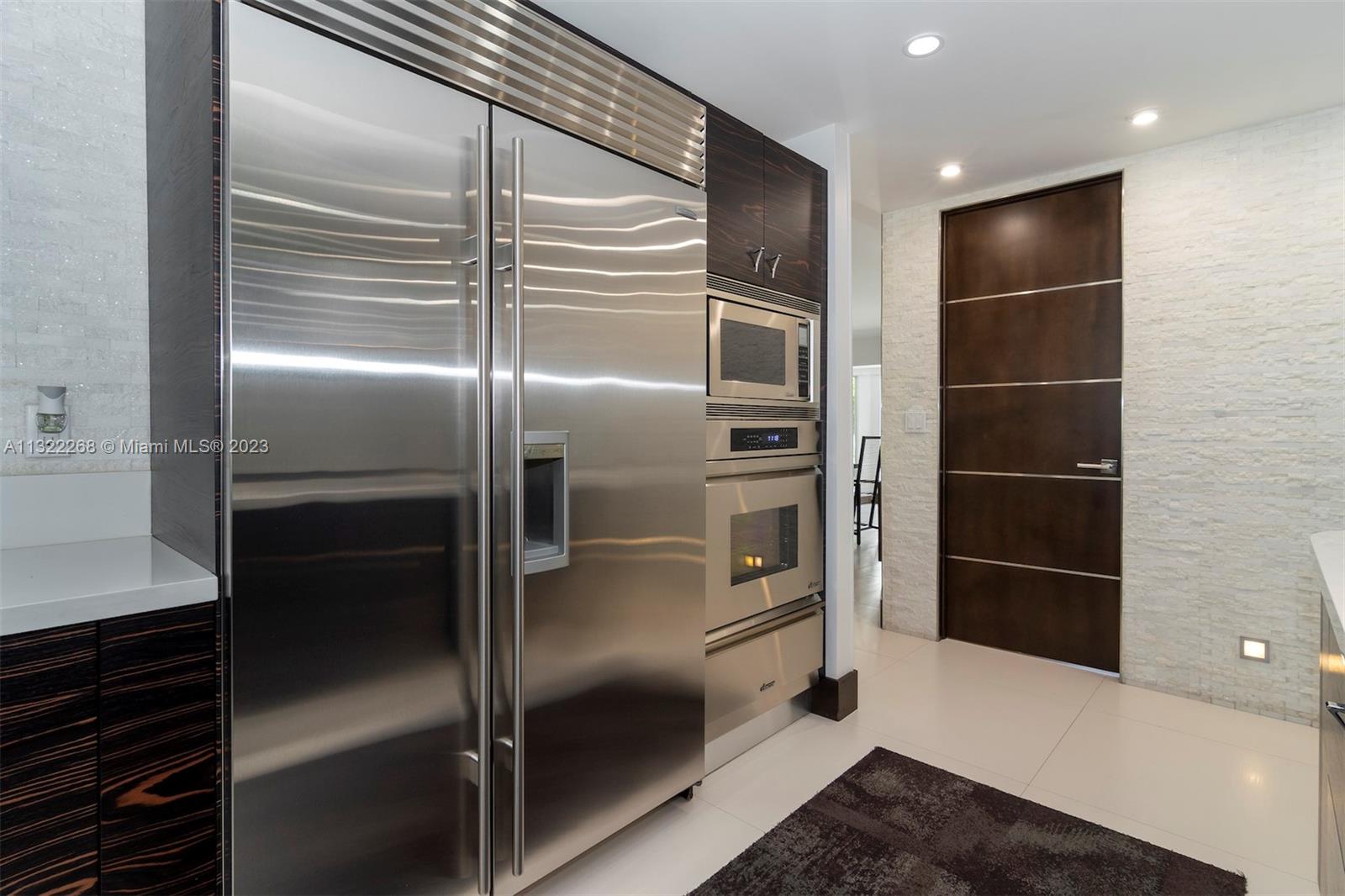 DORAL ESTATES - Residential