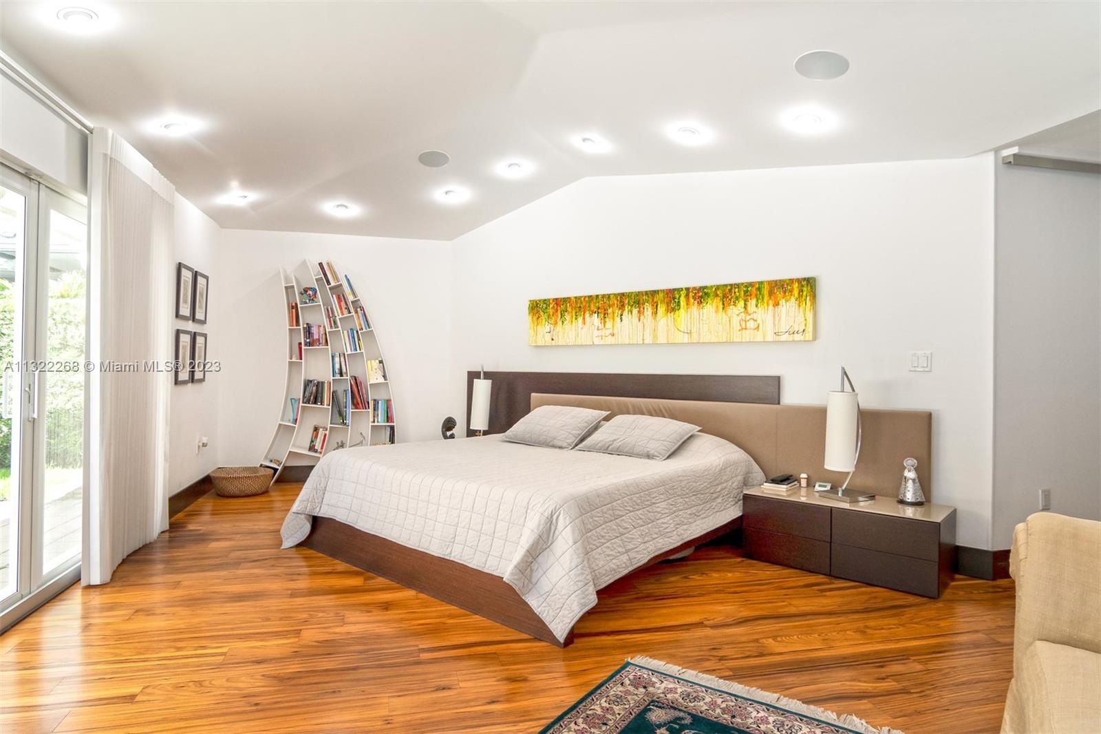 DORAL ESTATES - Residential