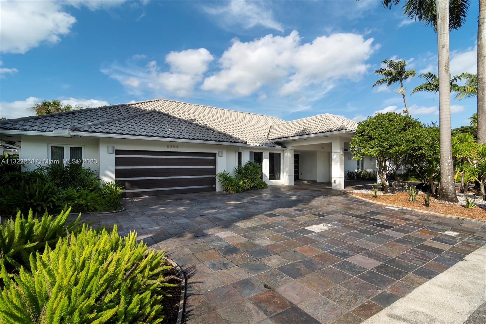 DORAL ESTATES - Residential