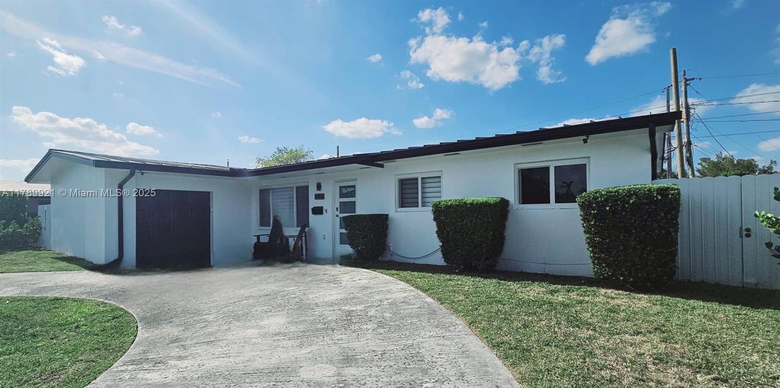 8451 Sw 12th Ter, Miami, Broward County, Florida - 3 Bedrooms  
2 Bathrooms - 