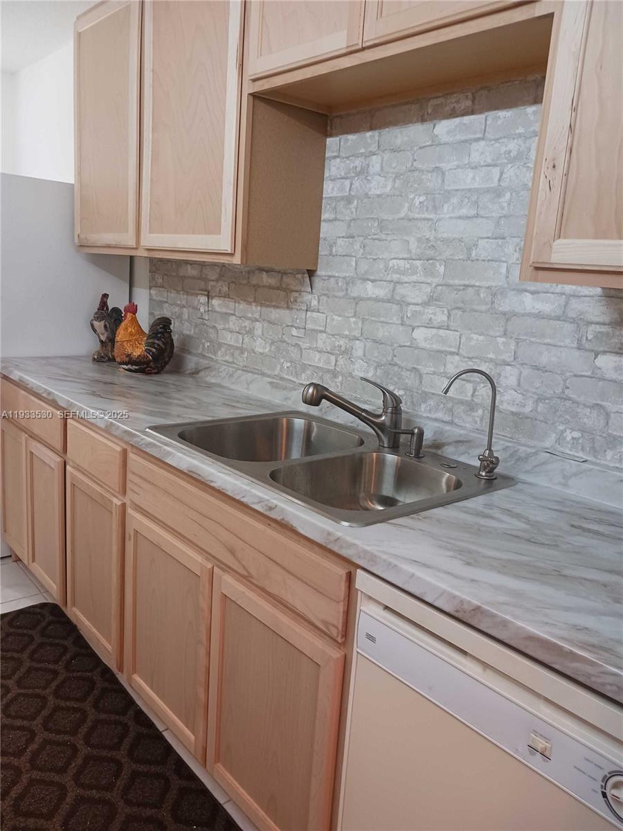 CYPRESS CHASE CONDO NO 2 - Residential