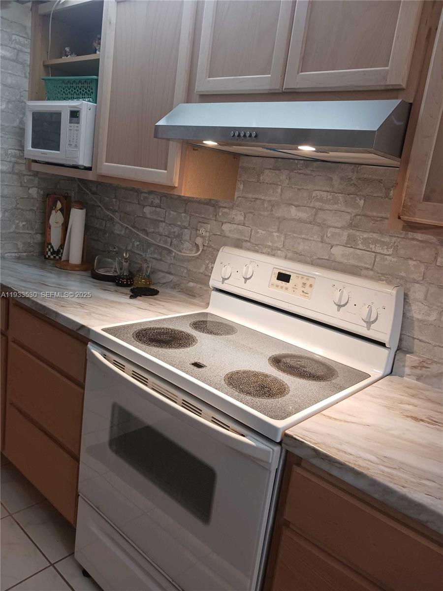 CYPRESS CHASE CONDO NO 2 - Residential