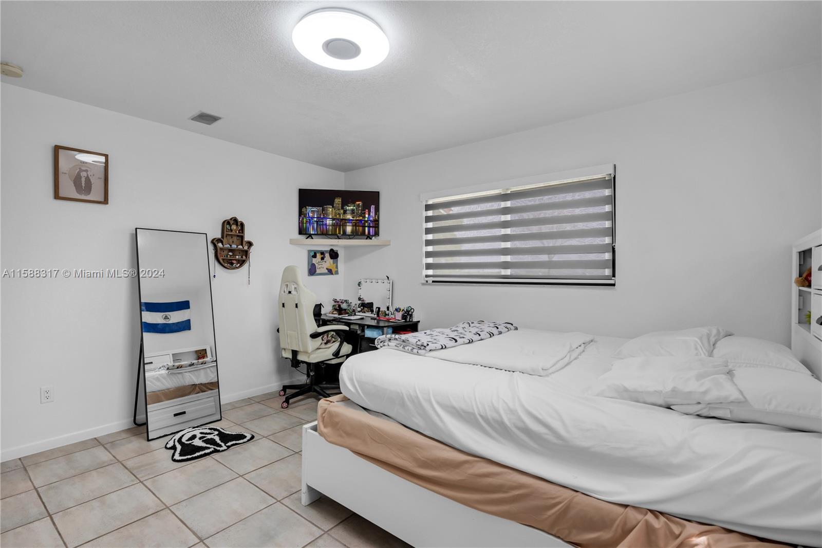 Photo 16 of 43 of 21320 SW 224th St house