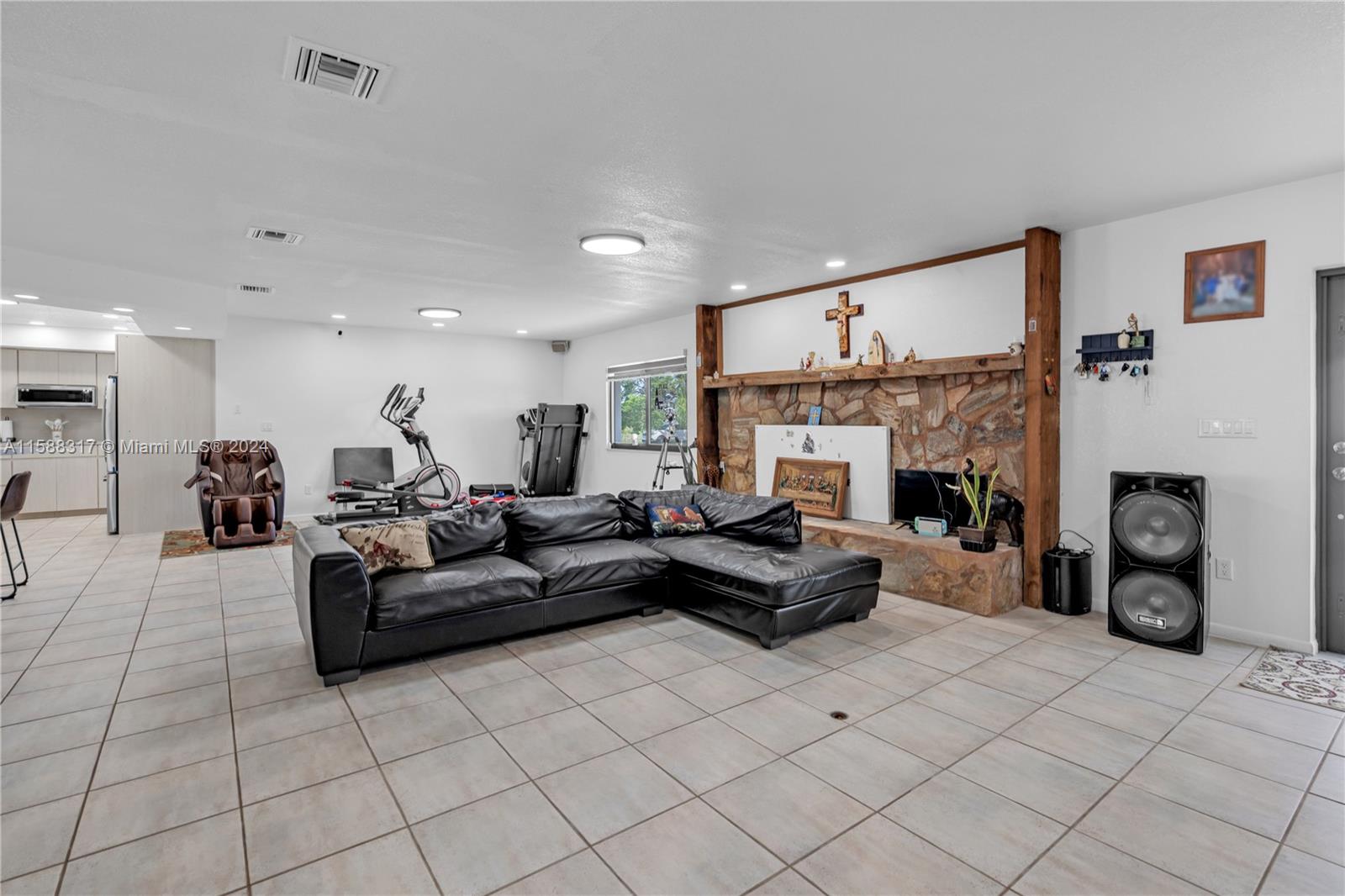 Photo 7 of 43 of 21320 SW 224th St house