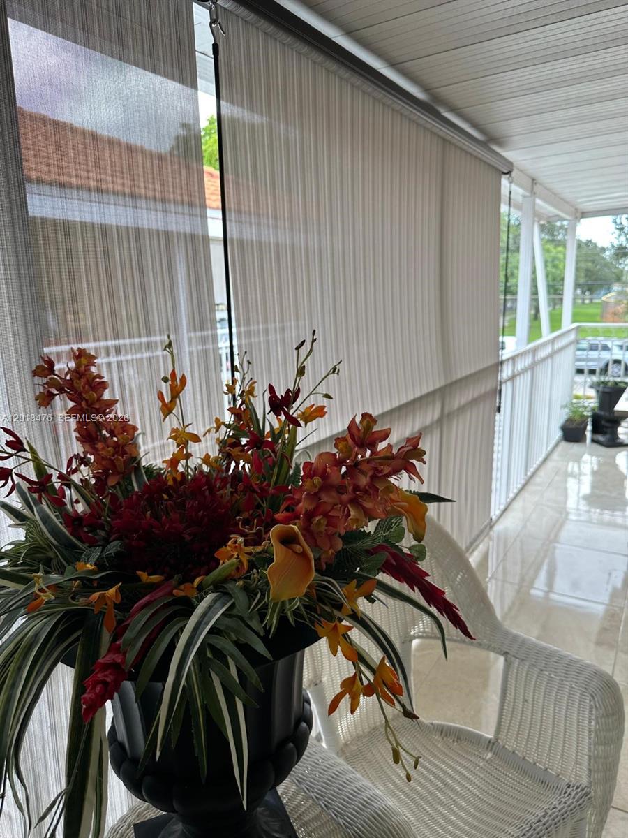 WEST PALM VILLAS III COND - Residential