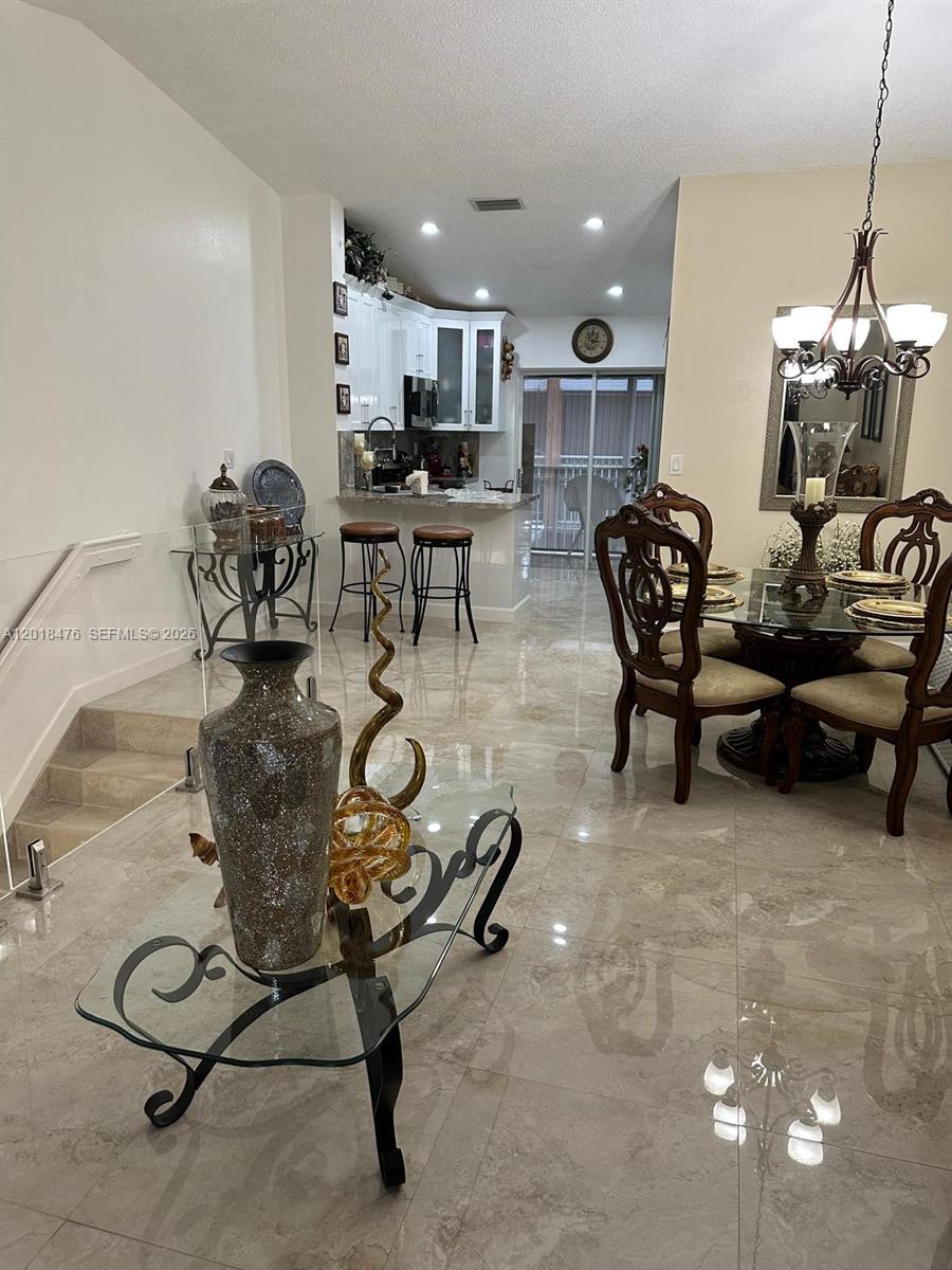WEST PALM VILLAS III COND - Residential