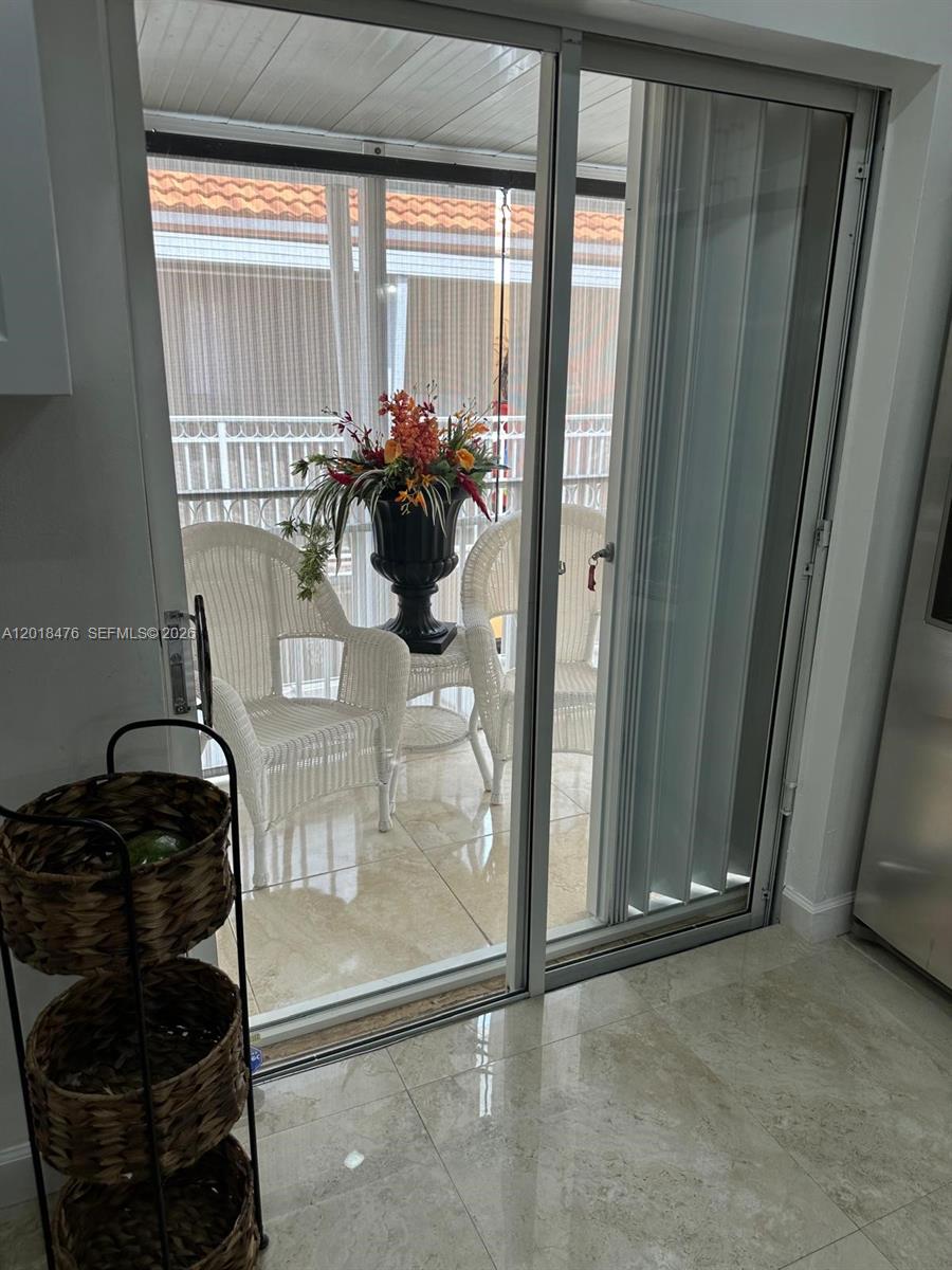 WEST PALM VILLAS III COND - Residential