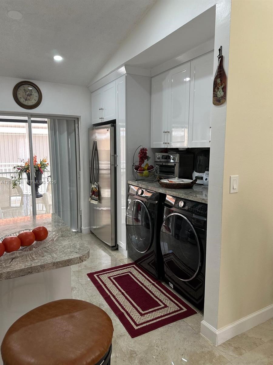 WEST PALM VILLAS III COND - Residential