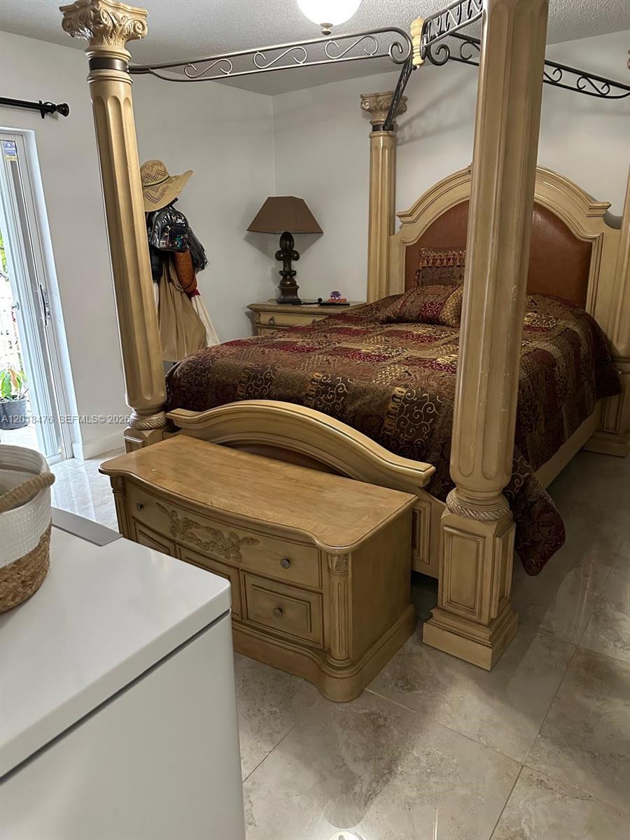 WEST PALM VILLAS III COND - Residential