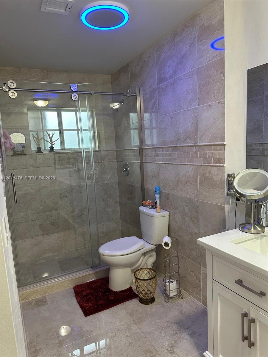 WEST PALM VILLAS III COND - Residential