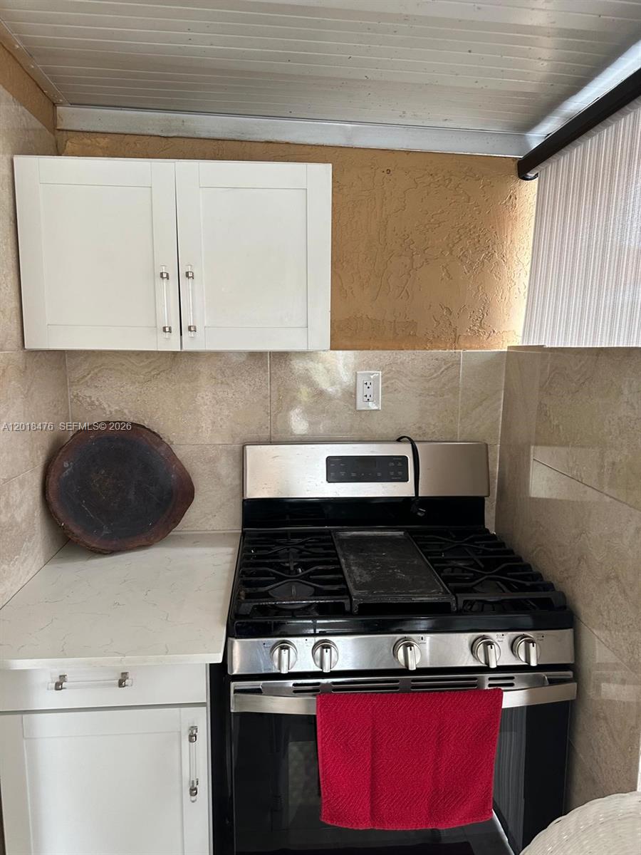 WEST PALM VILLAS III COND - Residential