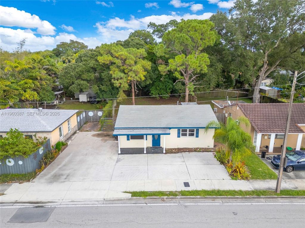 Photo of 1320 N Andrews Ave, Fort Lauderdale, FL 33304 (MLS # A11960387)