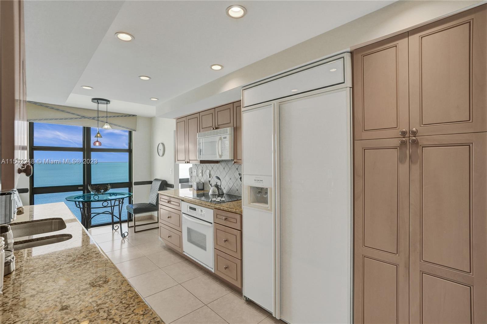 TOWERS OF KEY BISCAYNE CO - Residential