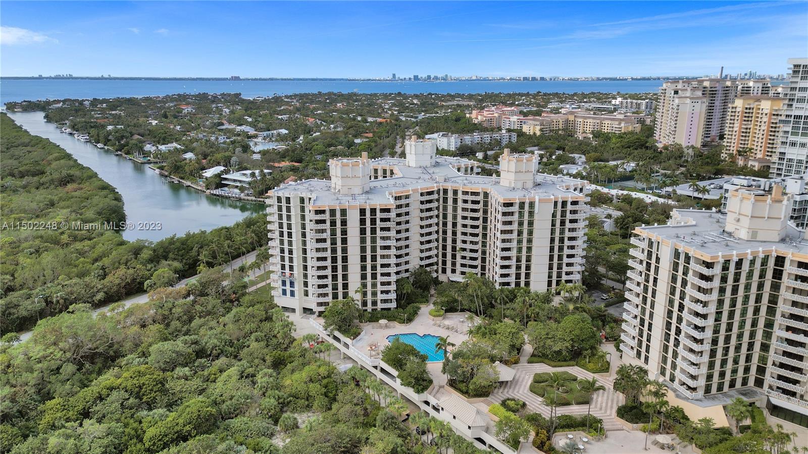 TOWERS OF KEY BISCAYNE CO - Residential