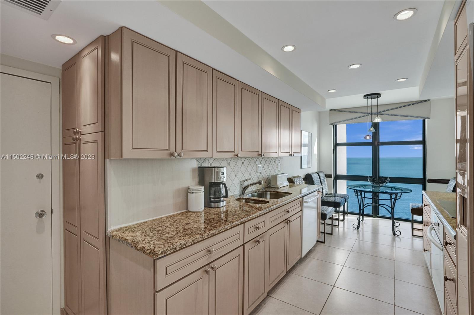 TOWERS OF KEY BISCAYNE CO - Residential