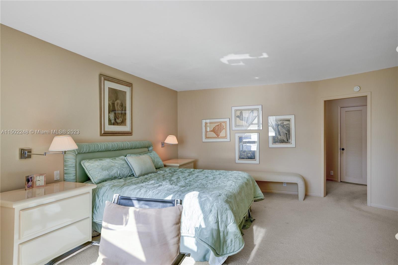 TOWERS OF KEY BISCAYNE CO - Residential